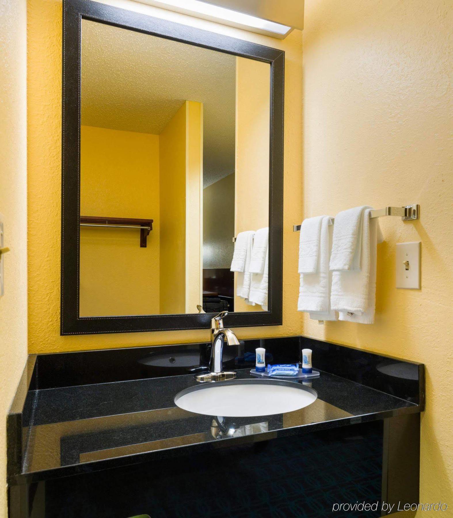 BW Allentown Bethlehem Lehigh Valley Inn & Suites Exterior foto
